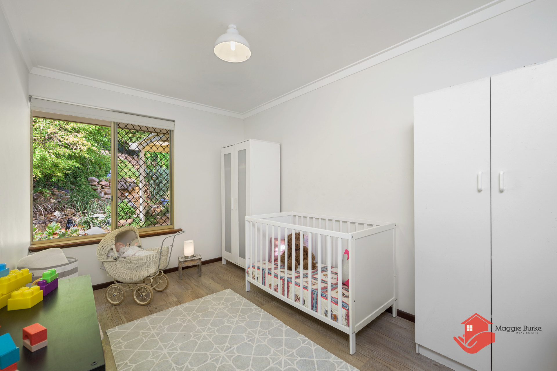 27 Onyx Road, Mount Richon - Thumbnail 4