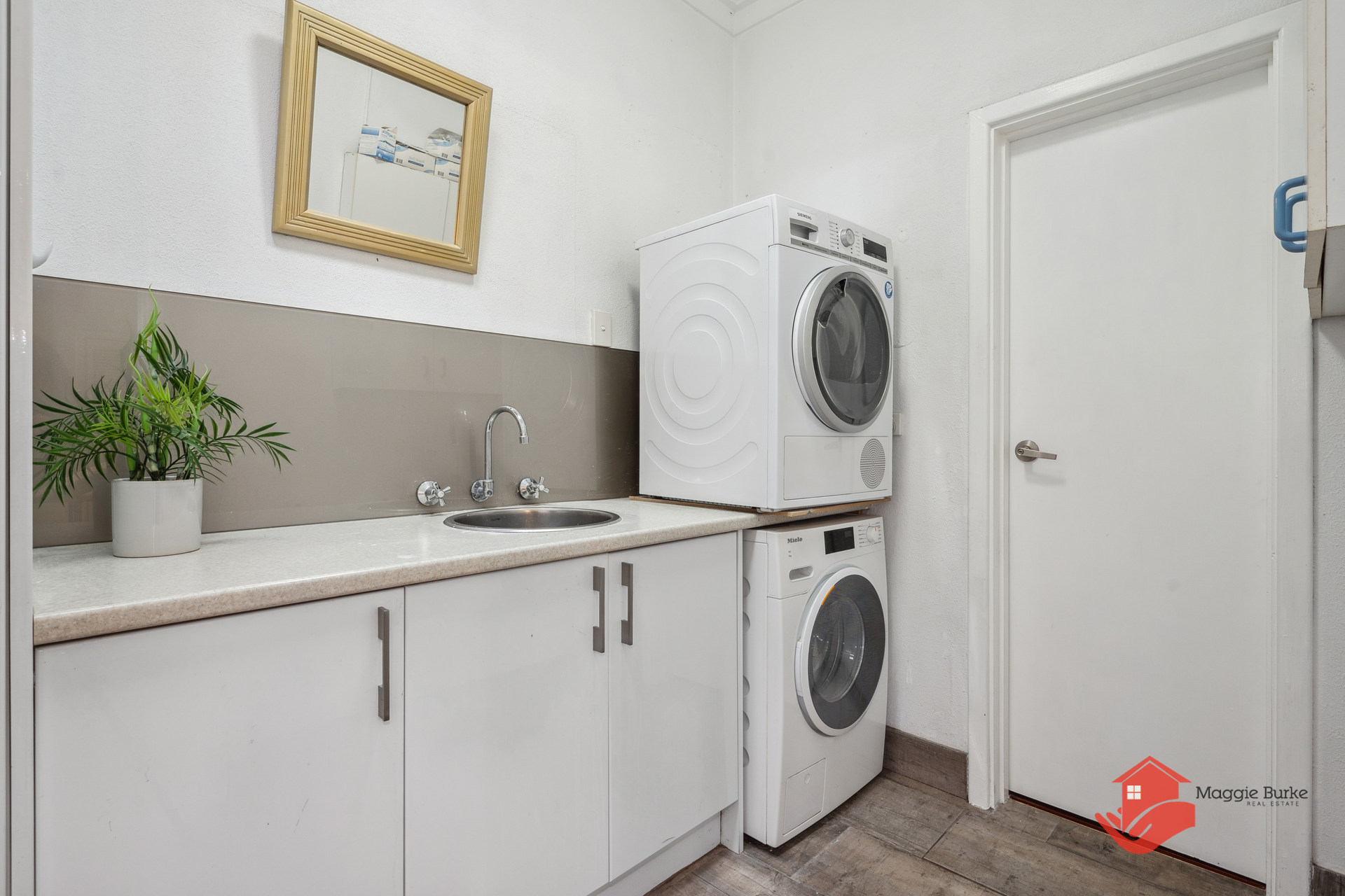 24 George Road, Roleystone - Thumbnail 2