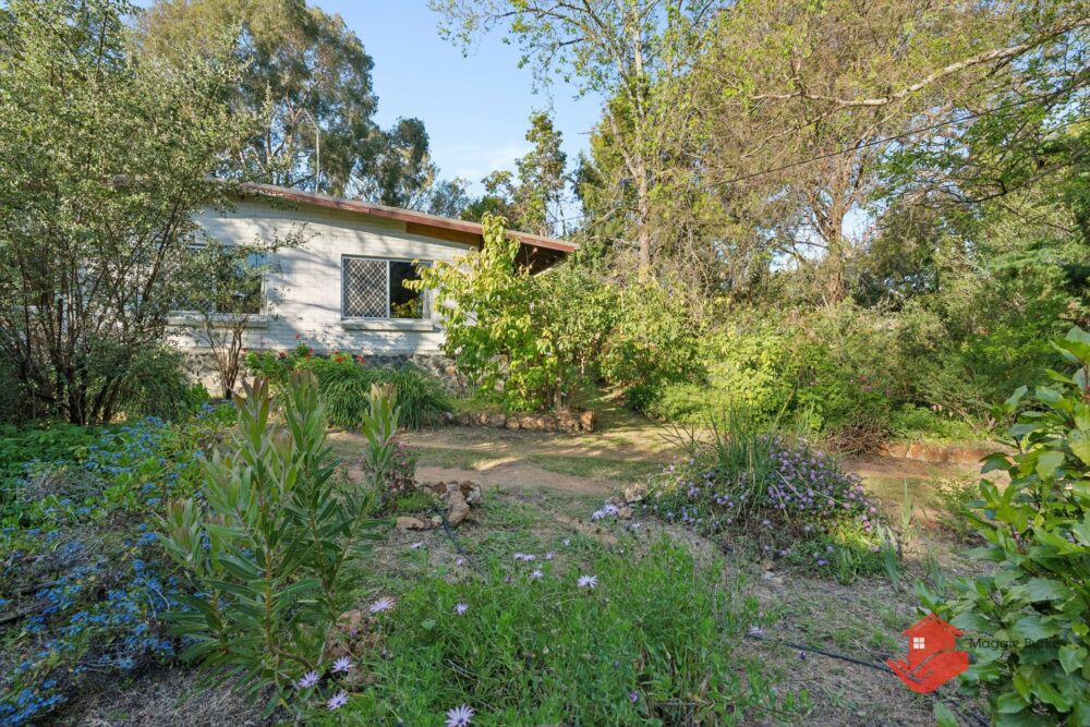 8 Westborne Road, Roleystone, WA 6111